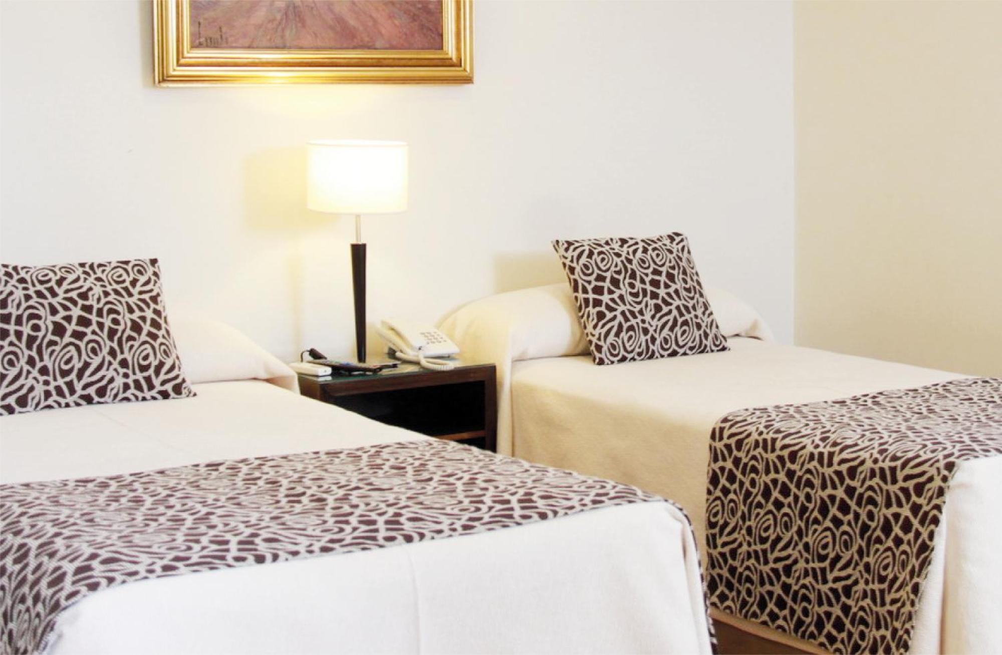 Carlos V Hotel 3*